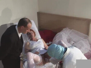 Любитель старух привел невесту на осмотр к гинекологу